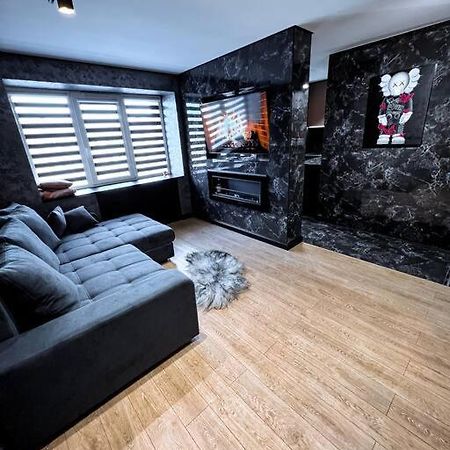 Black Pearl Luxury Apartment فنتسبيلز المظهر الخارجي الصورة