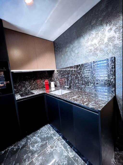 Black Pearl Luxury Apartment فنتسبيلز المظهر الخارجي الصورة